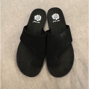 Yellow Box sandals in black size 9 never worn